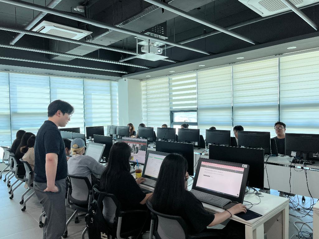 미래트렌드 역량강화 '캐릭터 창작 역량강화'